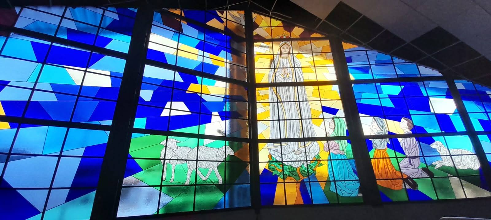 Vitral feito para a Paróquia Nossa Senhora de Fátima