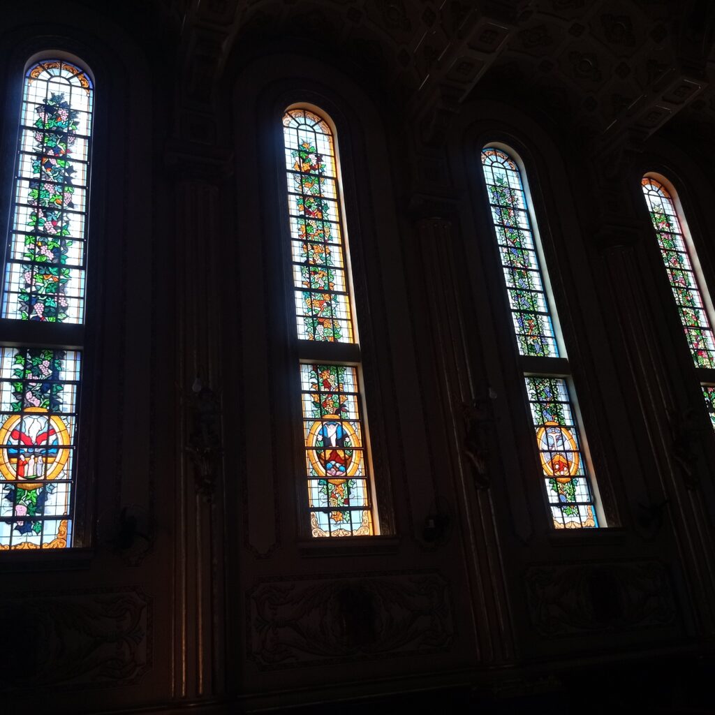 Vitral feito para a Paróquia Sagrado Coração de Jesus - Vitrais Ton Geuer