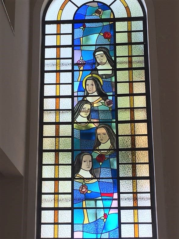 Vitral feito para a Paróquia Santa Teresinha