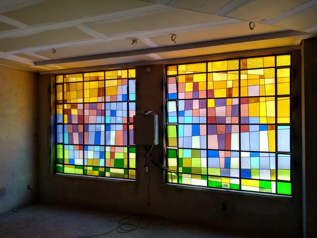 Vitral feito para a Paróquia Santa Teresinha do Menino Jesus